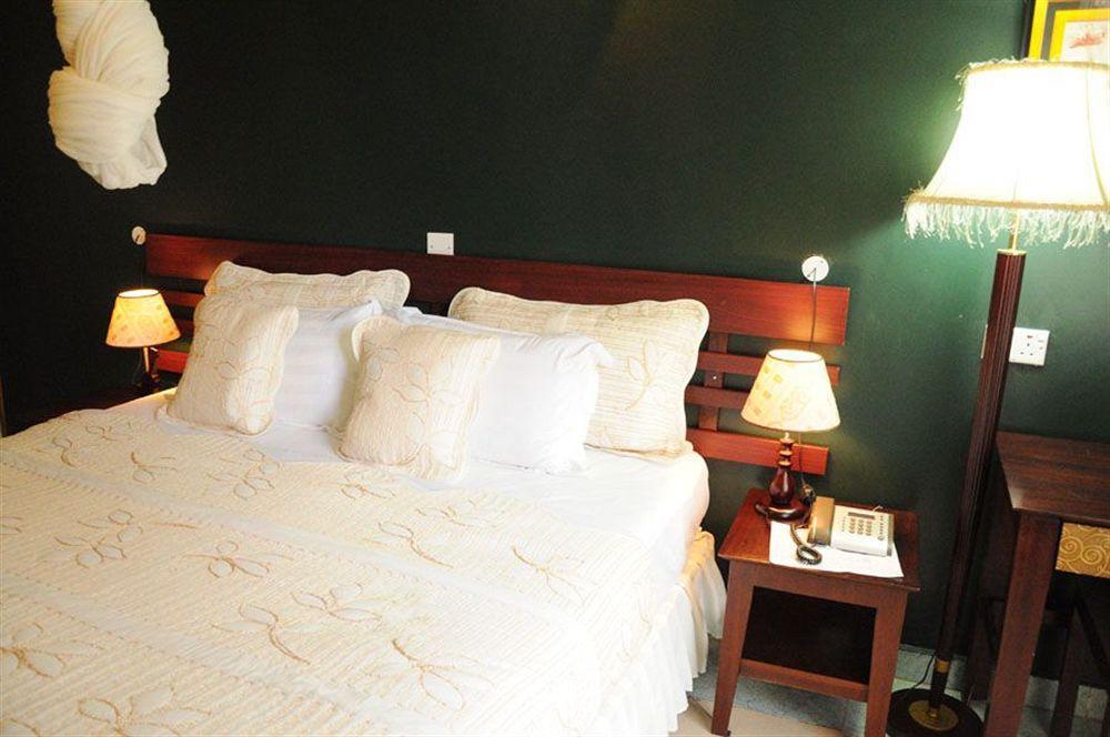 Silver Springs Hotel Kampala Ngoại thất bức ảnh