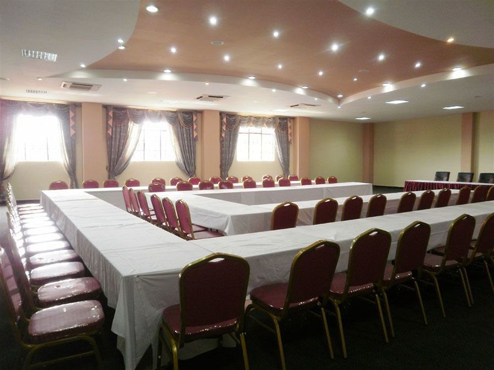 Silver Springs Hotel Kampala Ngoại thất bức ảnh