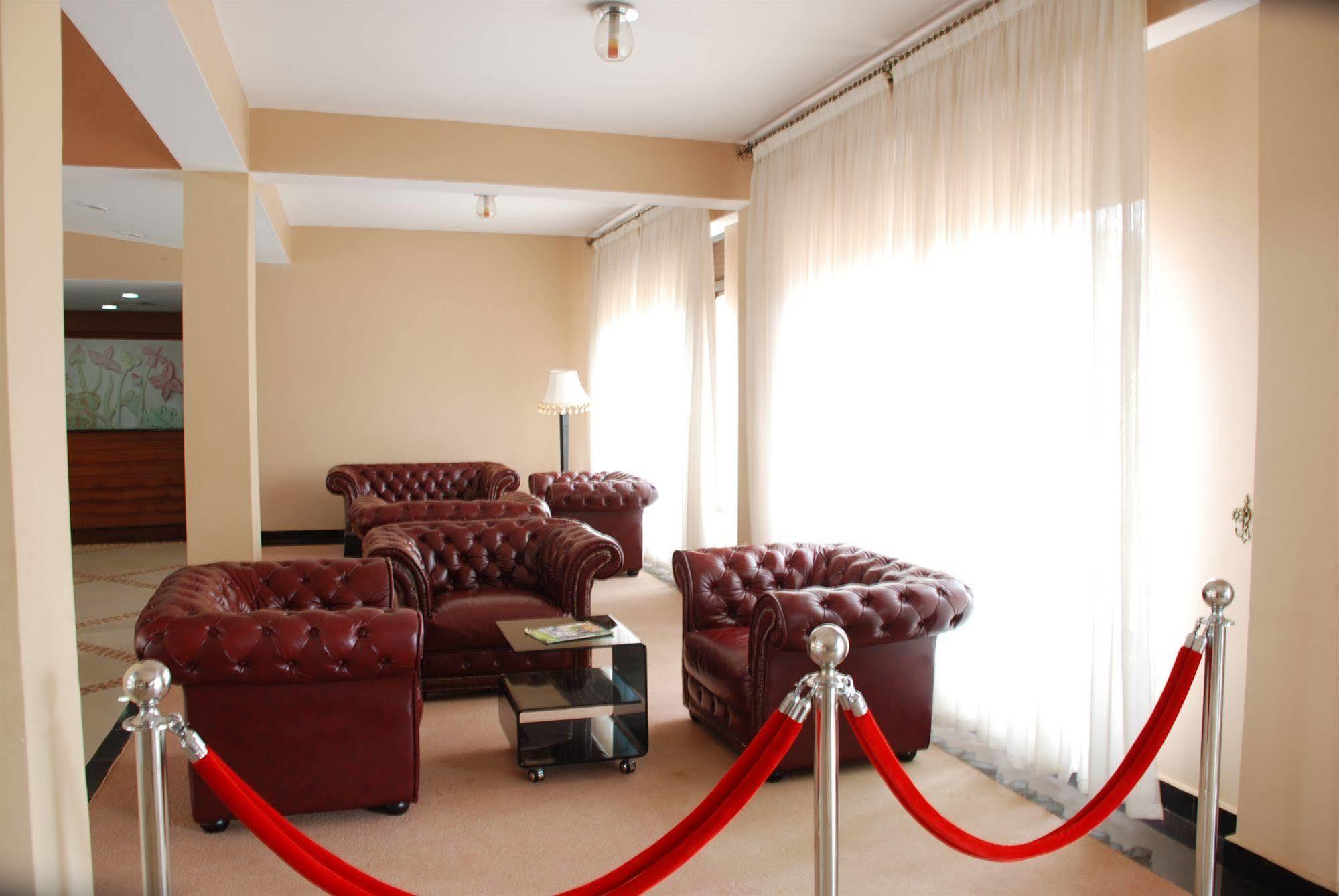 Silver Springs Hotel Kampala Ngoại thất bức ảnh