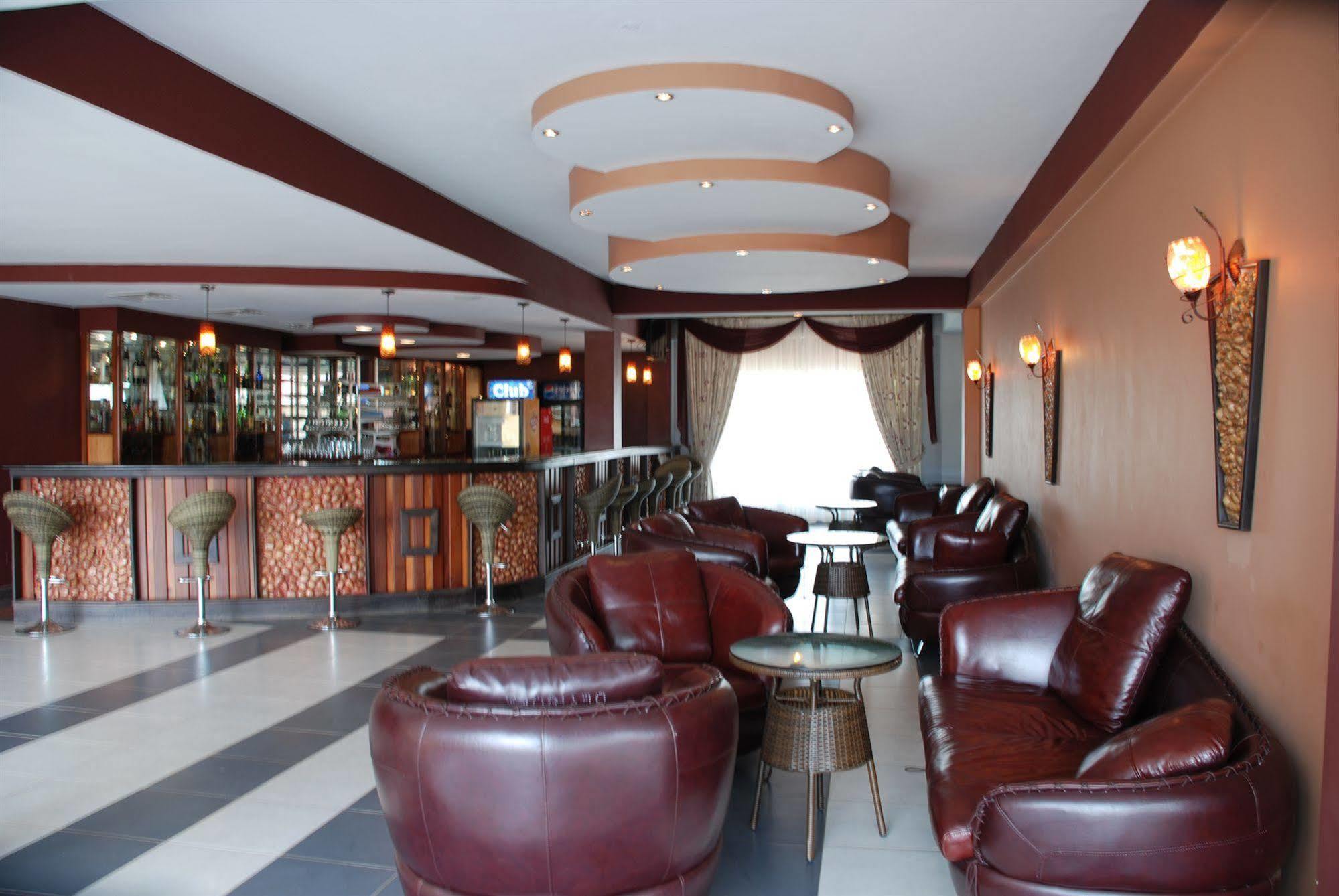 Silver Springs Hotel Kampala Ngoại thất bức ảnh