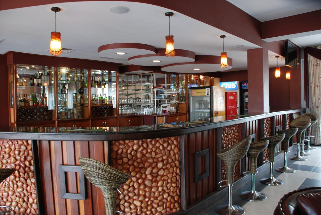 Silver Springs Hotel Kampala Ngoại thất bức ảnh