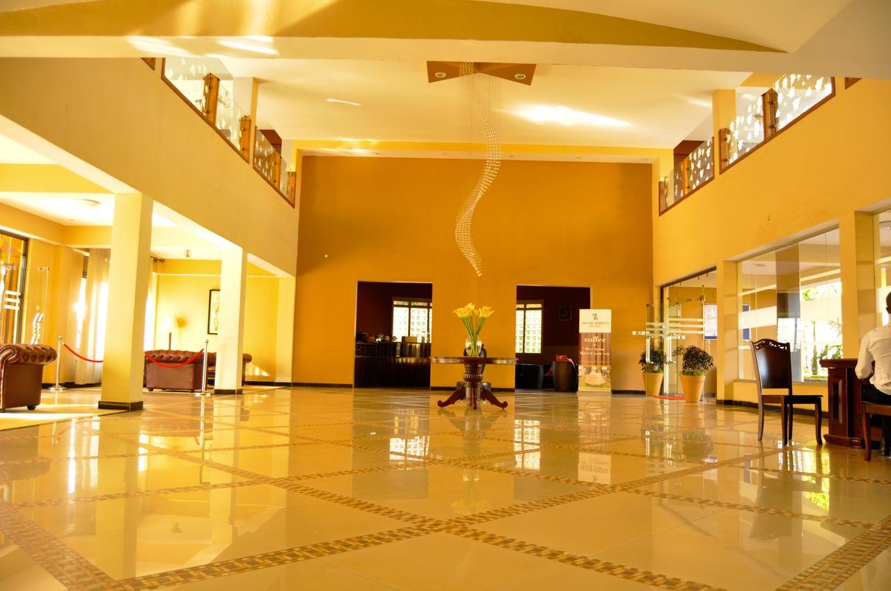 Silver Springs Hotel Kampala Ngoại thất bức ảnh