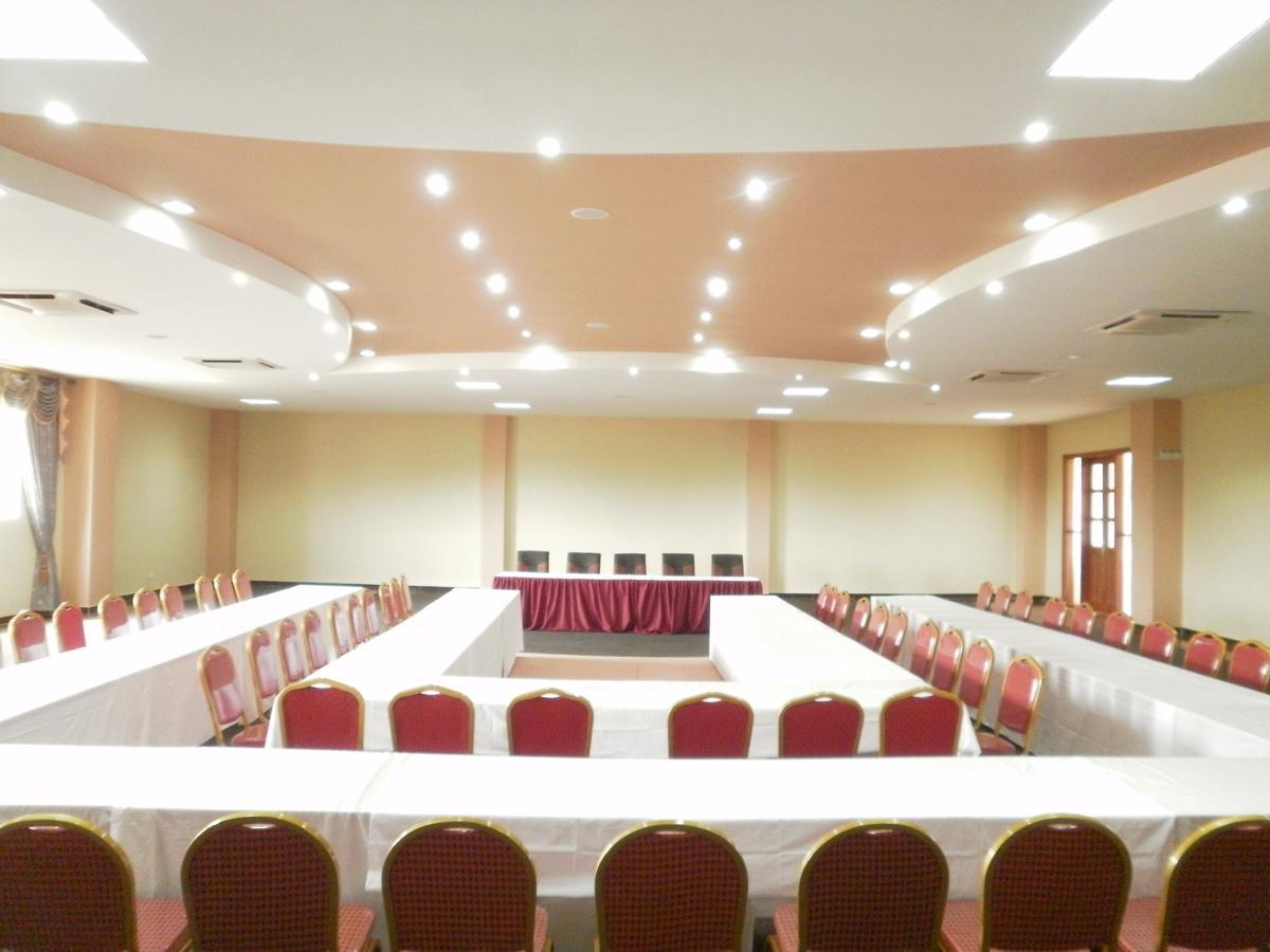 Silver Springs Hotel Kampala Ngoại thất bức ảnh
